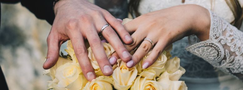 How to Choose the Perfect Wedding Ring Style: Matching vs. Personalized Options